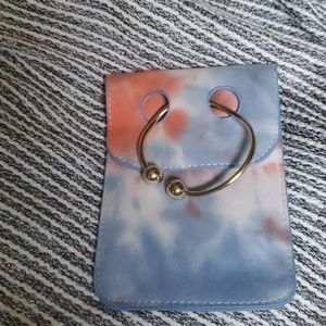 A bag for all fits phones up too 6 5" x4.9"